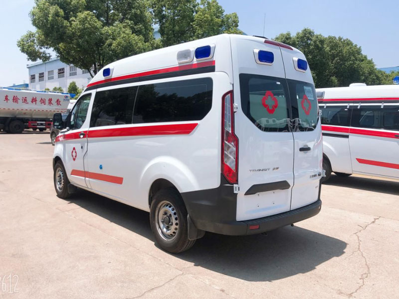 福特V362中軸中頂監(jiān)護(hù)型救護(hù)車(chē)（汽油）