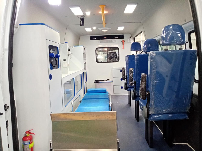 福特V348長中轉運型救護車